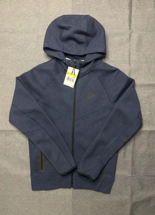 Nike tech fleece, marque: Nike, état: Neuf avec étiquette, taille: S, 65,00 €, 68,95 € Protection acheteurs incluse