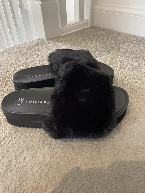 Primark black faux fur sliders Vinted