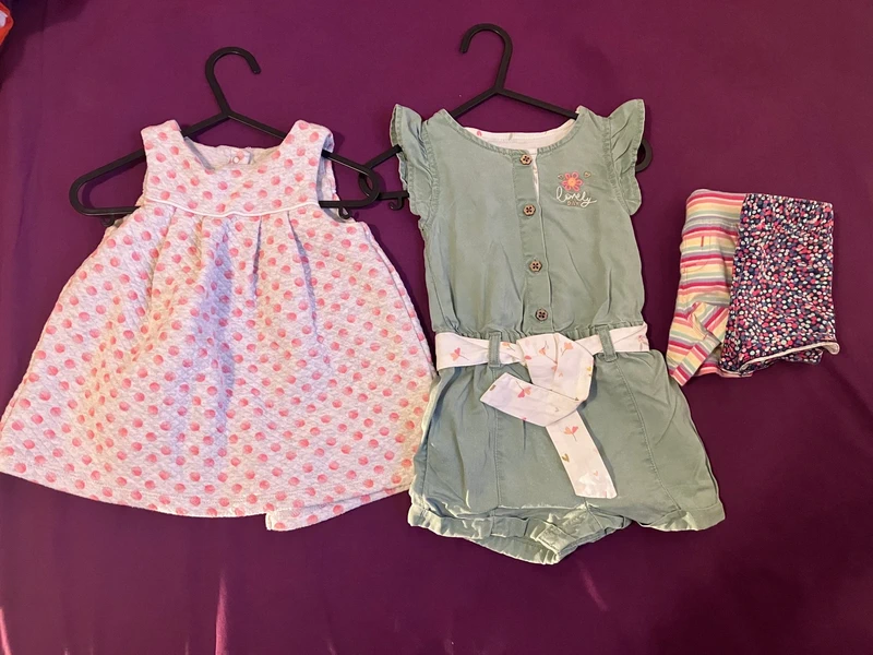 Lot de deux tenues d’été 6 mois +2 shorts fille offerts