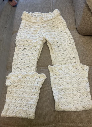 Pantalon dentelle Zara, marque: Zara, état: Très bon état, taille: 8 ans / 128 cm, 5,00 €, 5,95 € Protection acheteurs incluse