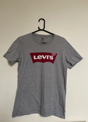 Grey and Red Classic Levi’s Batwing Logo T-Shirt, brand: Levi's, condition: Very good, size: XS, £3.00, £3.85 includes Buyer Protection