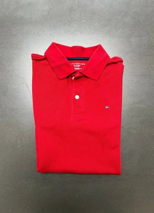Polo Tommy Hilfiger rouge foncé  taille 16/18 ans, marke: Tommy Hilfiger, zustand: Sehr gut, größe: 16 Jahre / 176, 10,00 €, 11,20 € inklusive Vinted-Käuferschutz