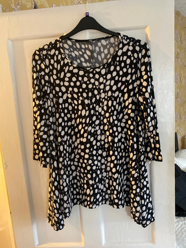 Black and white skater blouse | Vinted