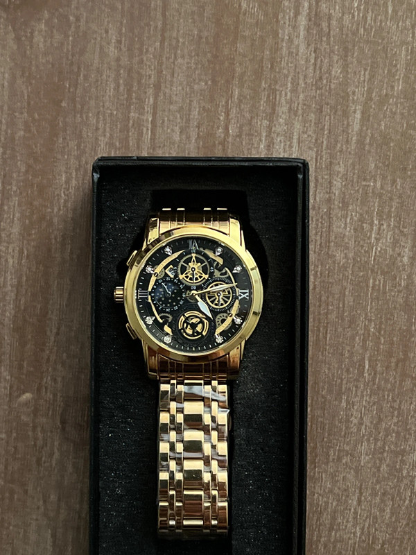 Men’s Gold Wrsit Watch 1