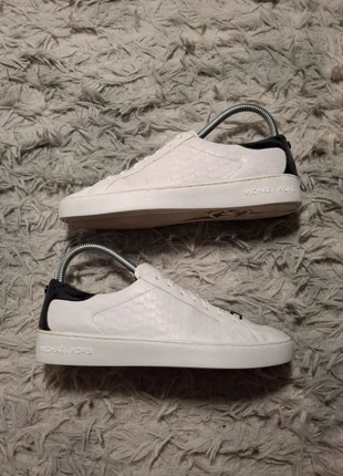 Baskets Michael Kors Colby Trainers Light Blanc Marine foncé Taille 37, marca: Michael Kors, estado: Muito bom, tamanho: 37, €32.50, €34.83 inclui Proteção do Comprador