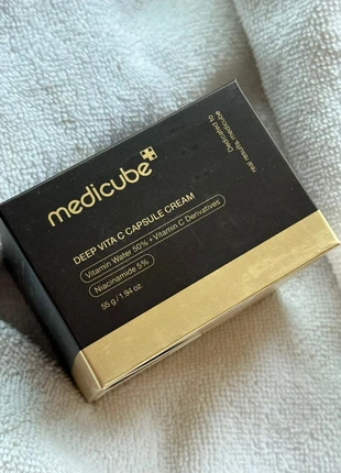 Crema Coreana Medicube anti edad para cara y escote de vitamina C pura y ácido hialurónico, merk: Medicube, staat: Nieuw met prijskaartje, € 14,00, € 15,40 inclusief Kopersbescherming