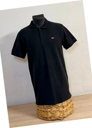 Polo Levi’s noir logo rouge poitrine homme taille S, marke: Levi's, zustand: Neu, größe: S, 19,99 €, 21,69 € inklusive Vinted-Käuferschutz