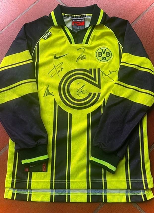 Signed Dortmund football shirt, brand: Nike, condition: New without tags, size: M, £55.00, £59.70 includes Buyer Protection