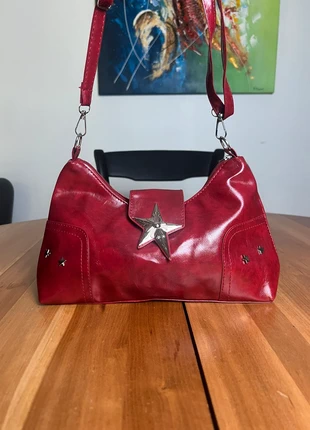 Petit sac à main rouge/bordeaux y2k rétro 2000s vintage avec étoile hologramme métallique, marke: y2k, zustand: Sehr gut, 29,00 €, 31,15 € inklusive Vinted-Käuferschutz