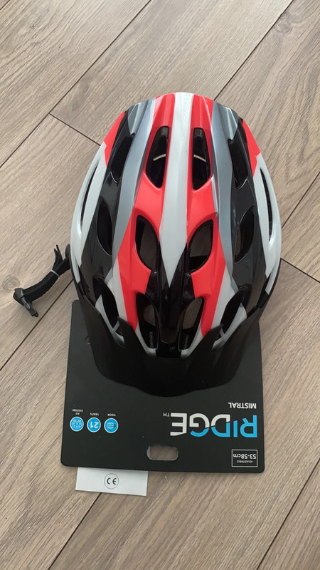 Ridge cycle outlet helmet with light