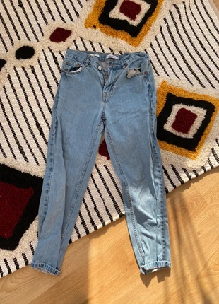 Jeans mom , marke: Pull & Bear, zustand: Zufriedenstellend, größe: M / 38 / 10, 2,00 €, 2,80 € inklusive Vinted-Käuferschutz