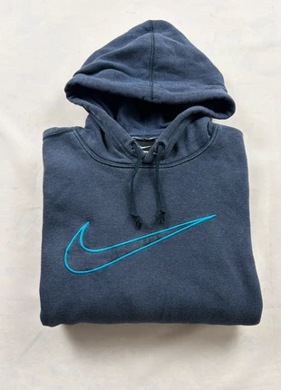 Pull Nike à capuche, logo, poitrine, poche centrale, bleu marine taille M, marque: Nike, état: Très bon état, taille: M, 17,00 €, 18,55 € Protection acheteurs incluse