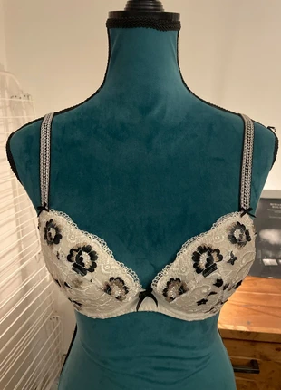 Aubade, merk: Aubade, staat: Heel goed, maat: 75B, € 24,90, € 26,85 inclusief Kopersbescherming