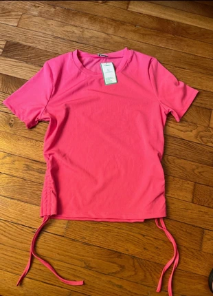 top rose à lacets T38, marque: Pimkie, état: Neuf avec étiquette, taille: M / 38 / 10, 3,99 €, 4,89 € Protection acheteurs incluse