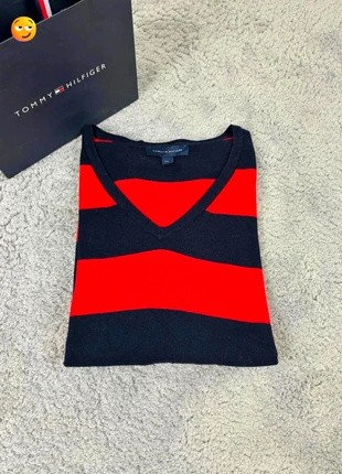 Sweat Pull Col V à Rayure Tommy Hilfiger en coton Rouge/Marine - Femme - Taille L, merk: Tommy Hilfiger, staat: Heel goed, maat: L / 40 / 12, € 19,90, € 21,60 inclusief Kopersbescherming Pro