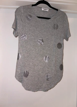 T-shirt Essentiel :), marque: Essentiel, état: Très bon état, taille: XS / 34 / 6, 17,00 €, 18,55 € Protection acheteurs incluse