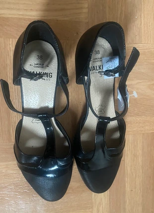 Sandales à talons pour femme , merk: la halles aux chaussures, staat: Nieuw met prijskaartje, maat: 38, € 23,99, € 25,89 inclusief Kopersbescherming