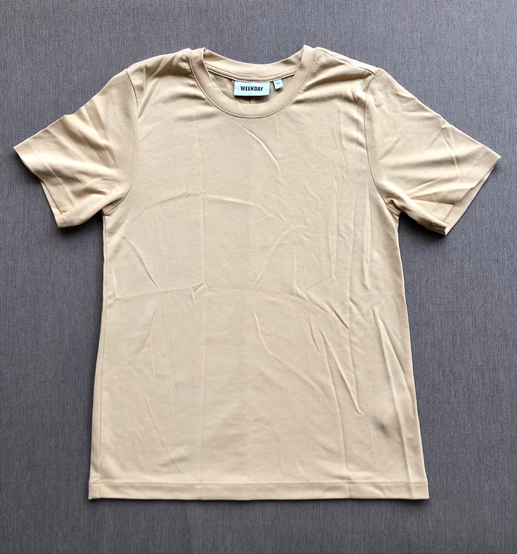 Goudkleurig t-shirt van - Vinted