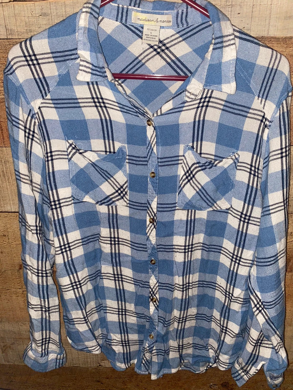 women’s blue &  plaid shirt  size large 4