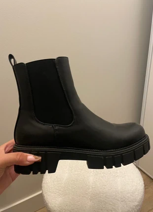 Bottines noir cuir petit talon, staat: Heel goed, maat: 40, € 40,00, € 42,70 inclusief Kopersbescherming