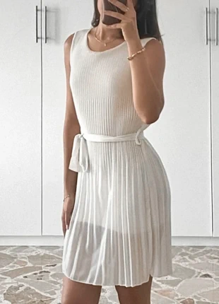 Vestito corto plissettato estivo bianco volants, marca: Zara, estado: Nuevo sin etiquetas, tamaño: XS / 34 / 6, 5,00 €, 5,95 € Protección al comprador incluida