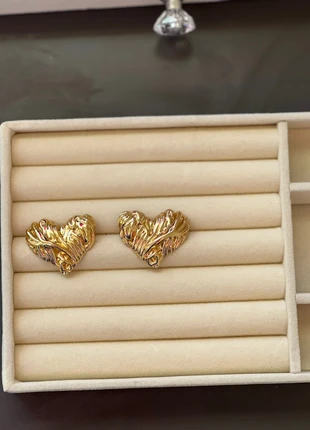 Trendy Heart shape stud, brand: Heart, condition: Very good, £8.99, £10.14 includes Buyer Protection
