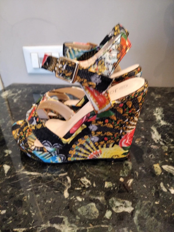 Sandali zeppa Janessa Vinted