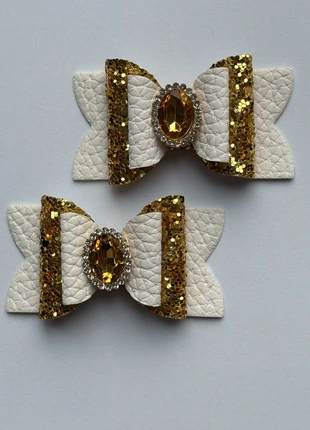 Haarclipjes wit met goud, marca: merkloos, estado: Novo com etiquetas, €1.99, €2.79 inclui Proteção do Comprador Pro