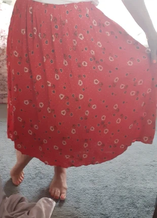 Jupe mi-longue fleurie Monoprix 36/38 👇cf description 👇, marke: Monoprix, zustand: Sehr gut, größe: S / 36 / 8, 14,00 €, 15,40 € inklusive Vinted-Käuferschutz