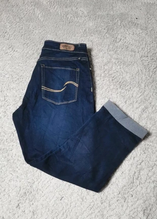 Jean court Levi’s Signature Taille 14 / W32 (FR 42) Bleu, merk: Levi's, staat: Heel goed, maat: XL / 42 / 14, € 20,00, € 21,70 inclusief Kopersbescherming