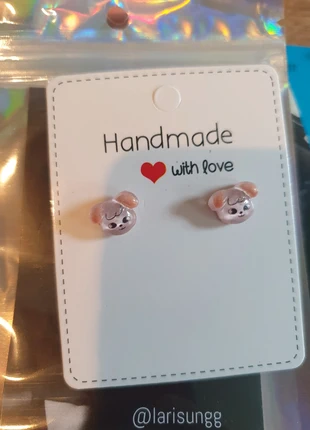 seungmin puppym earrings, merk: Homemade, staat: Nieuw zonder prijskaartje, € 5,00, € 5,95 inclusief Kopersbescherming