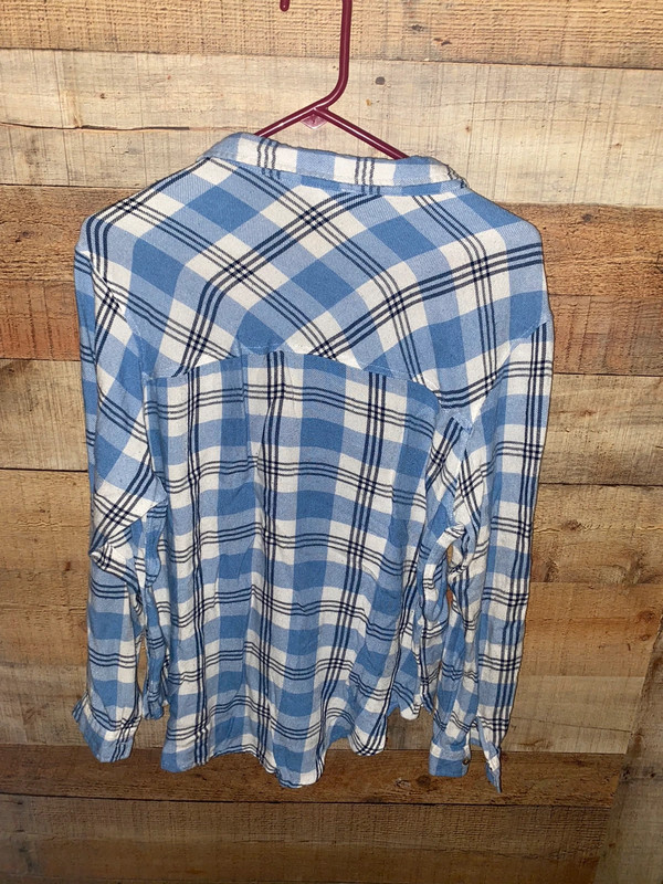 women’s blue &  plaid shirt  size large 3