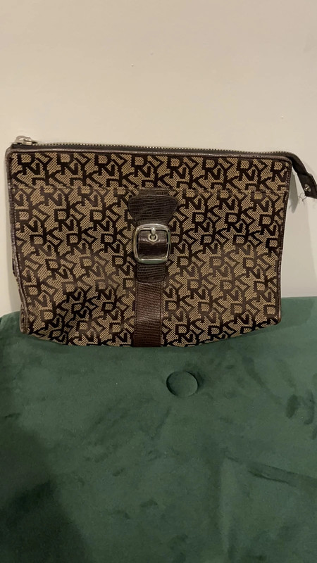 Dkny 2025 wash bag