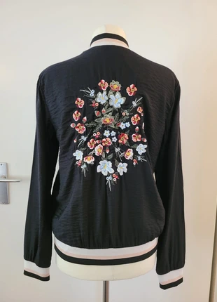 EDC Esprit zwarte jas bomber jacket met bloemenpatroon maat Small, marca: EDC by Esprit, estado: Muy bueno, tamaño: S / 36 / 8, 6,00 €, 7,00 € Protección al comprador incluida