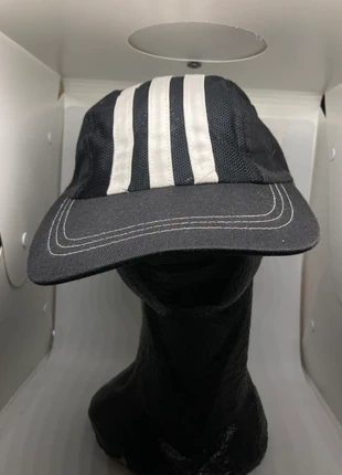 Casquette Adidas vintage rare / bande aération sur le haut voir photo, marke: adidas, zustand: Sehr gut, größe: Einheitsgröße, 15,00 €, 16,45 € inklusive Vinted-Käuferschutz
