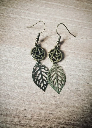Boucles d'oreilles pentacles et feuilles, condition: Very good, €1.50, €2.28 includes Buyer Protection Pro