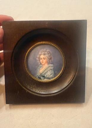 Jolie miniature, portrait de femme signé, marque: Vintage Chic, état: Bon état, 30,00 €, 32,20 € Protection acheteurs (Pro) incluse