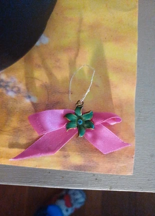 per albero di natale fiocco raso rosa e fiore sopra verde smeraldo con zirconi centrale tirchete, marque: Vintage Dressing, état: Neuf avec étiquette, 4,80 €, 5,74 € Protection acheteurs incluse