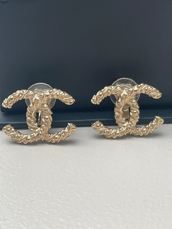 Chanel clip earrings Vinted