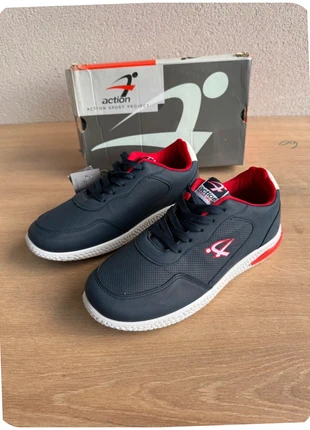 Chaussures Action marine et rouge - Taille 39 - Neuf, marca: Action, estado: Nuevo con etiquetas, tamaño: 39, 14,00 €, 15,40 € Protección al comprador Pro incluida