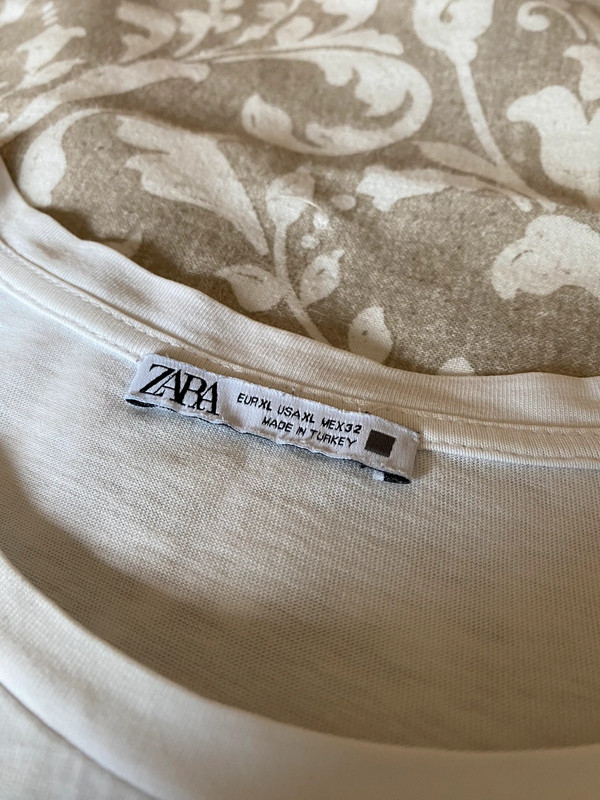 Tshirt branca - ZARA 4