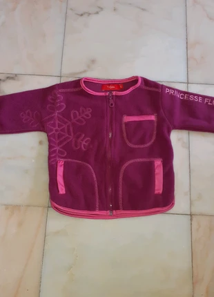 Veste Tissaia 6 mois , merk: Tissaia, staat: Heel goed, maat: 3-6 maanden / 62 cm, € 1,00, € 1,75 inclusief Kopersbescherming