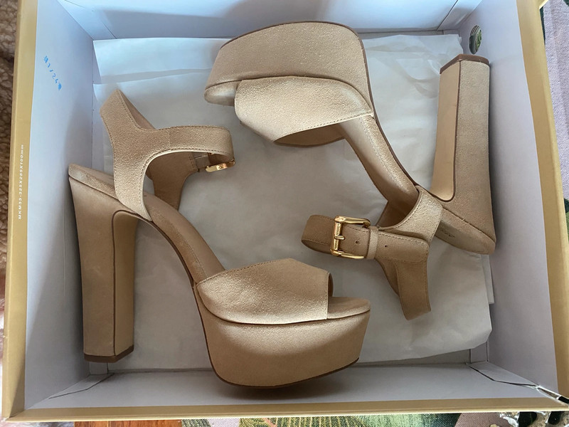 Michael kors discount platform heel