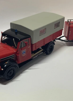 Camion de pompiers+Remorque Robur garent 30K. 1/43, marke: pompiers, zustand: Sehr gut, größe: Frühchen, bis 44, 20,00 €, 21,70 € inklusive Vinted-Käuferschutz