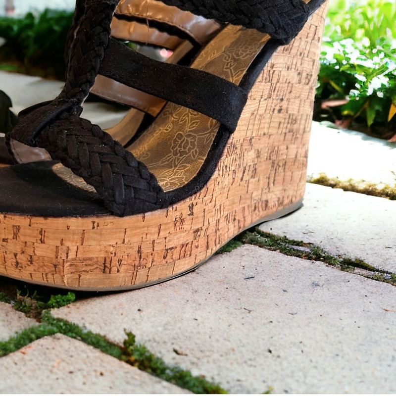 Vintage 90s Soda Black Vegan Stappy 6” cork heeled platform wedges. SZ10 4