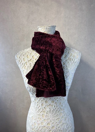 Écharpe velours bordeaux brillante – Lot MI30, zustand: Sehr gut, 6,00 €, 7,00 € beinhaltet Vinted-Käuferschutz Pro