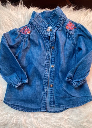 Chemise en jean, merk: Verbaudet, staat: Goed, maat: 6-9 maanden / 68 cm, € 2,00, € 2,80 inclusief Kopersbescherming