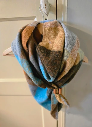 Geruite puntsjaal met leertje, staat: Heel goed, € 7,50, € 8,58 inclusief Kopersbescherming