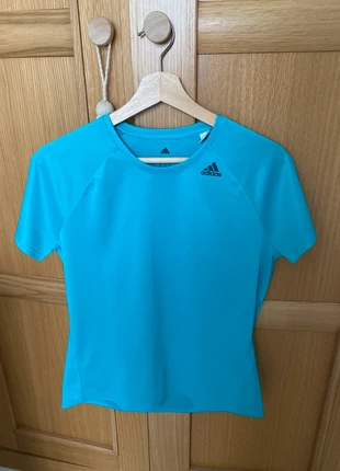 Camiseta deportiva Adidas, merk: adidas, staat: Nieuw zonder prijskaartje, maat: M / 38 / 10, € 20,00, € 21,70 inclusief Kopersbescherming