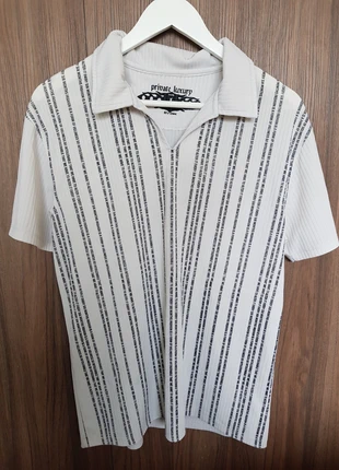 Tee shirt manches courtes , marque: Kiabi, état: Bon état, taille: S, 2,50 €, 3,33 € Protection acheteurs incluse